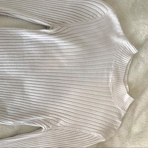 white ribbed mock neck long sleeve sweater🤎